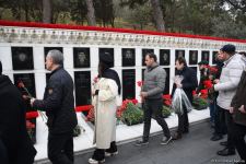 Azərbaycan xalqı, dövlət və hökumət rəsmiləri 20 Yanvar faciəsi qurbanlarının əziz xatirəsini yad edir (FOTO)