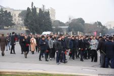 Azərbaycan xalqı, dövlət və hökumət rəsmiləri 20 Yanvar faciəsi qurbanlarının əziz xatirəsini yad edir (FOTO)