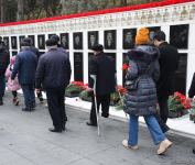 Azərbaycan xalqı, dövlət və hökumət rəsmiləri 20 Yanvar faciəsi qurbanlarının əziz xatirəsini yad edir (FOTO)
