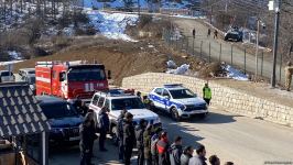 Laçın yolundakı aksiya iştirakçıları bir dəqiqəlik sükütla şəhidləri yad ediblər (FOTO)