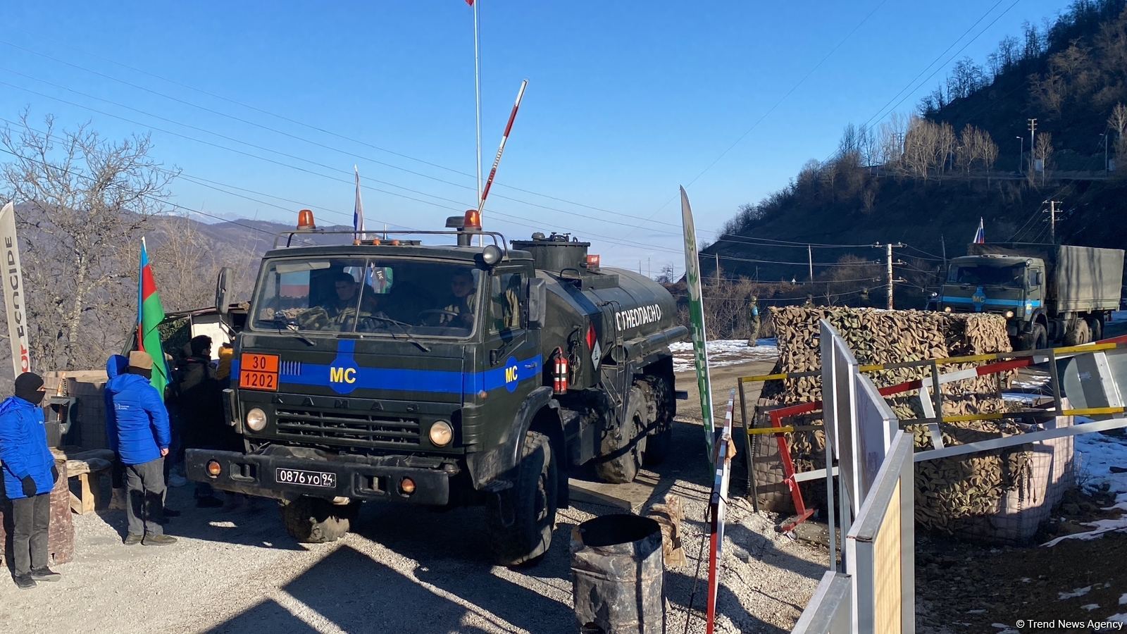 Sülhməramlılara aid 10 maşın Laçın yolundan maneəsiz keçib (FOTO)