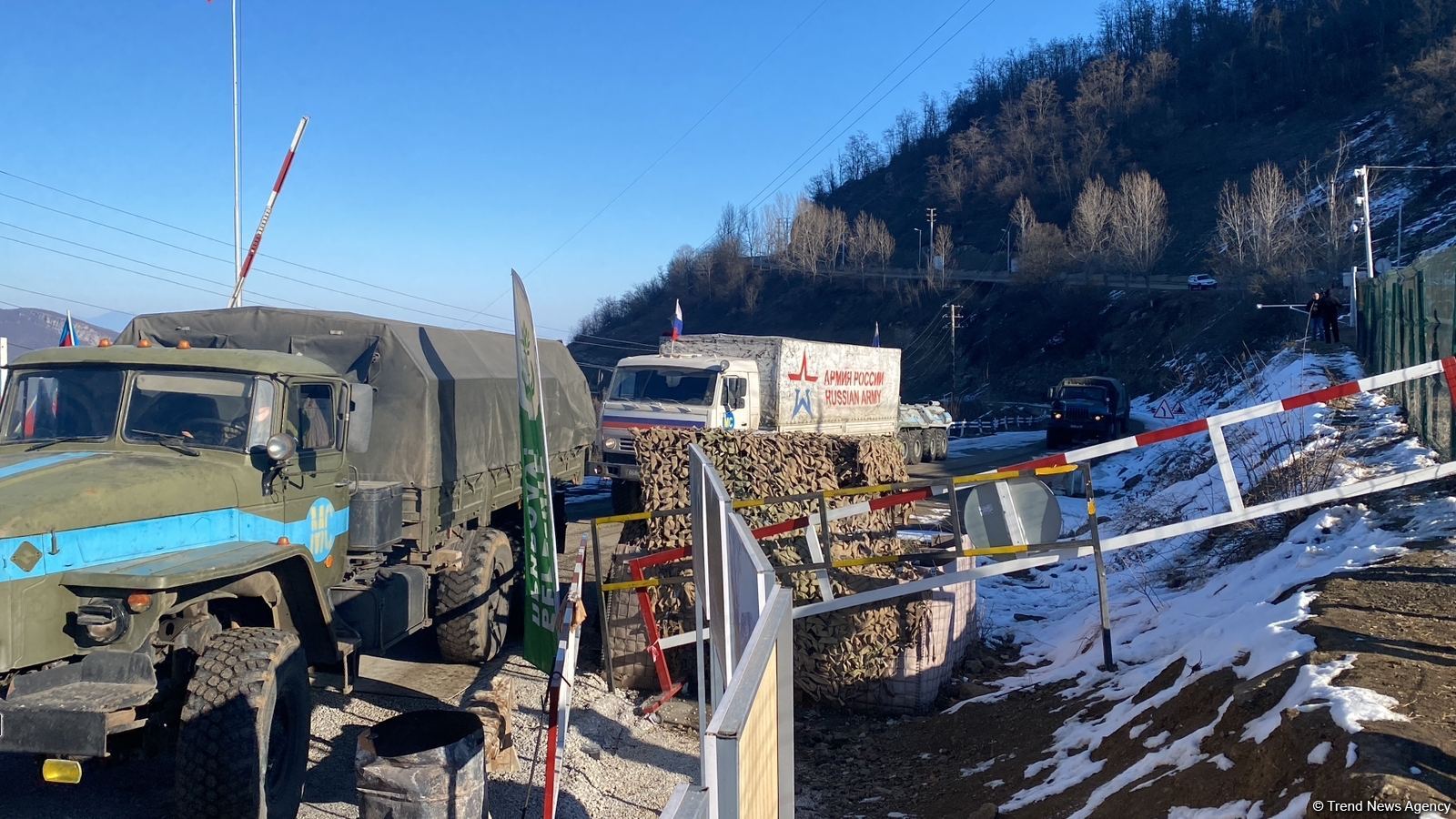 Sülhməramlılara aid 10 maşın Laçın yolundan maneəsiz keçib (FOTO)