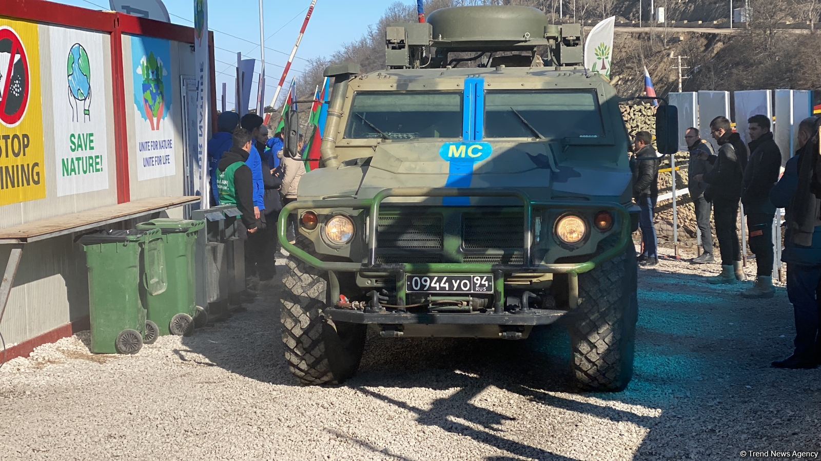 Sülhməramlılara aid 2 hərbi maşın Laçın yolundan maneəsiz keçib (FOTO)
