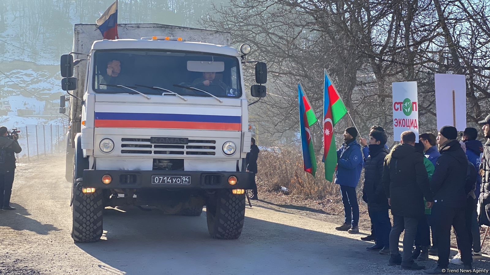 Sülhməramlılara aid 2 minik və 10 yük maşını Xankəndidən Laçın istiqamətinə keçid edib (FOTO)
