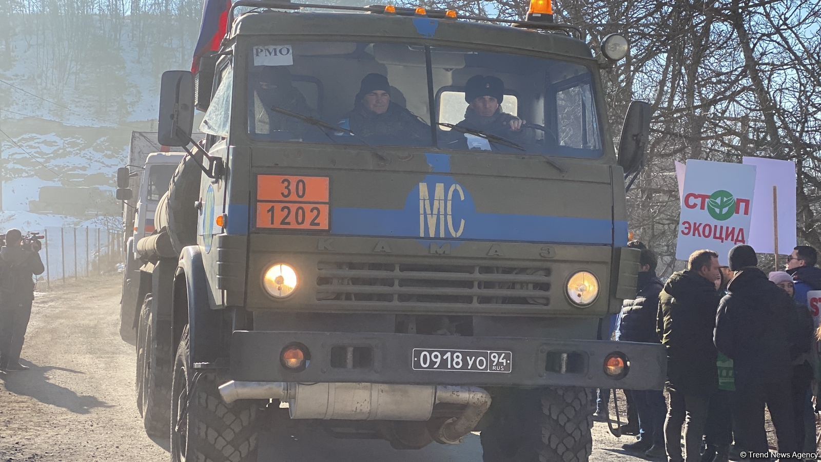 Sülhməramlılara aid 2 minik və 10 yük maşını Xankəndidən Laçın istiqamətinə keçid edib (FOTO)