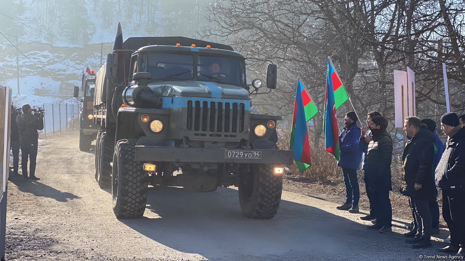 Sülhməramlılara aid 2 minik və 10 yük maşını Xankəndidən Laçın istiqamətinə keçid edib (FOTO)