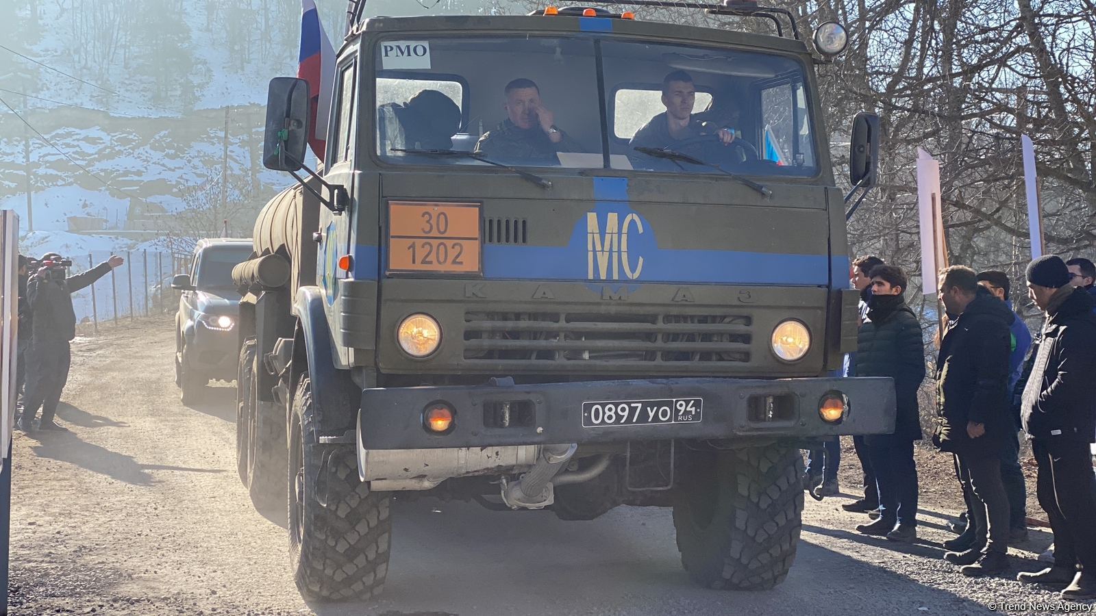 Sülhməramlılara aid 2 minik və 10 yük maşını Xankəndidən Laçın istiqamətinə keçid edib (FOTO)