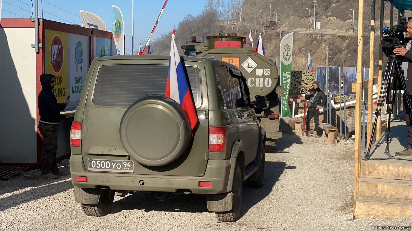 Sülhməramlılara aid 2 minik və 10 yük maşını Xankəndidən Laçın istiqamətinə keçid edib (FOTO)