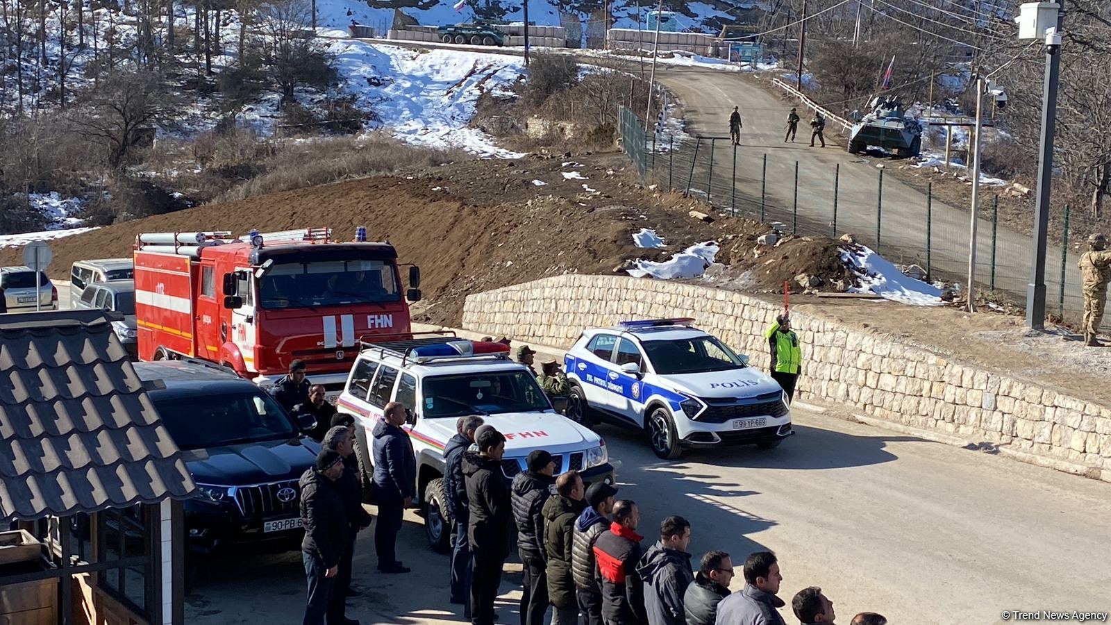 Laçın yolundakı aksiya iştirakçıları bir dəqiqəlik sükütla şəhidləri yad ediblər (FOTO)