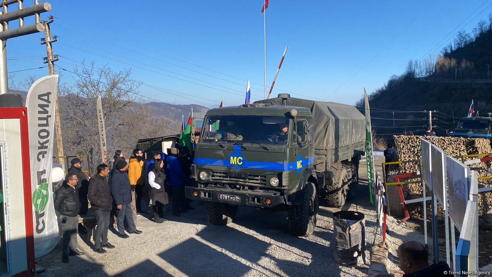 Sülhməramlılara aid 10 maşın Laçın yolundan maneəsiz keçib (FOTO)