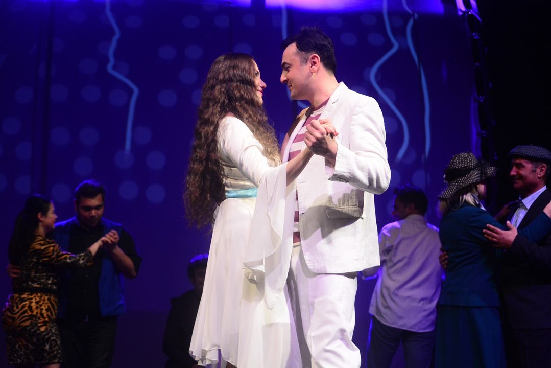 Gənc Tamaşaçılar Teatrında 20 yanvar şəhidləri anılıb (FOTO)