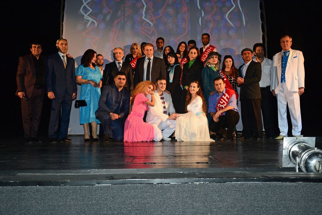 Gənc Tamaşaçılar Teatrında 20 yanvar şəhidləri anılıb (FOTO)