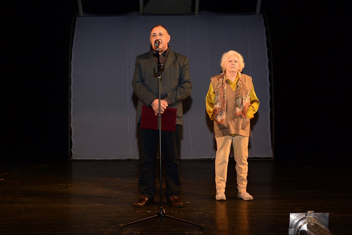 Gənc Tamaşaçılar Teatrında 20 yanvar şəhidləri anılıb (FOTO)