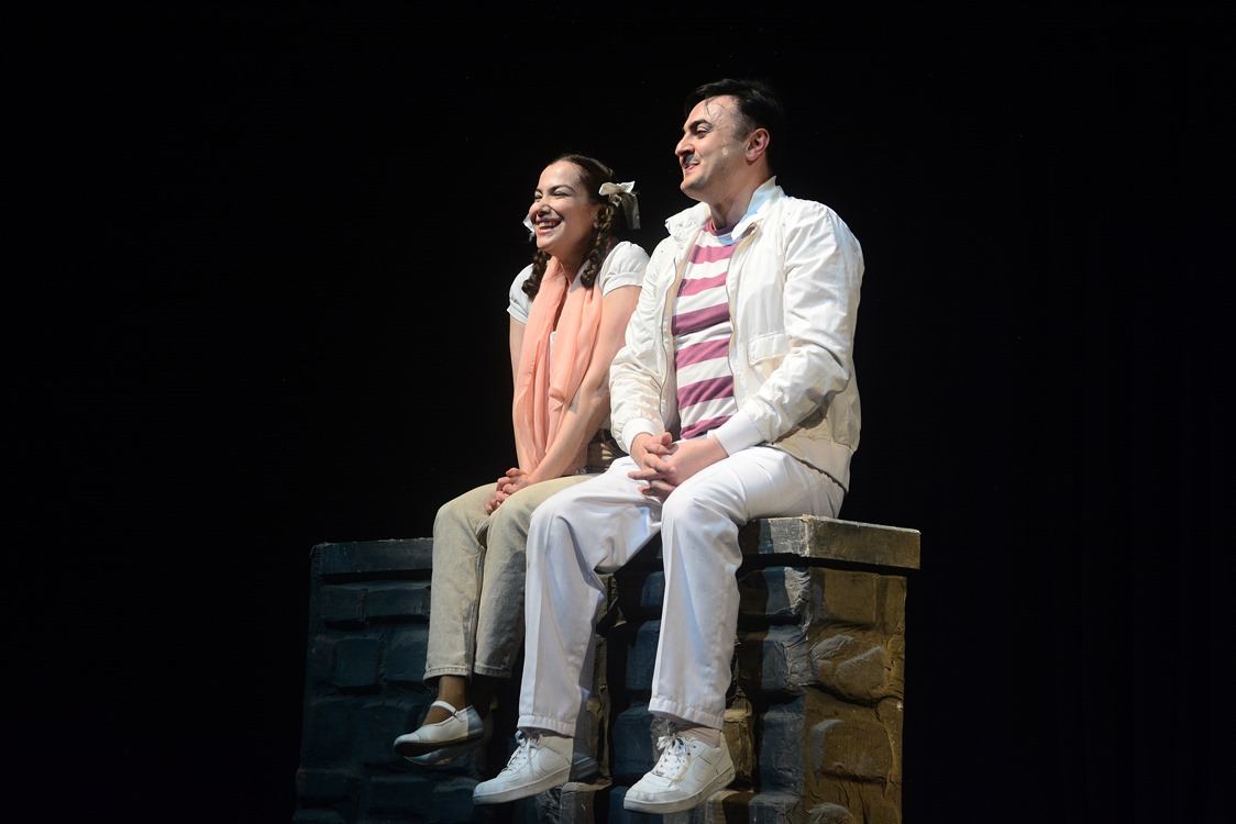 Gənc Tamaşaçılar Teatrında 20 yanvar şəhidləri anılıb (FOTO)