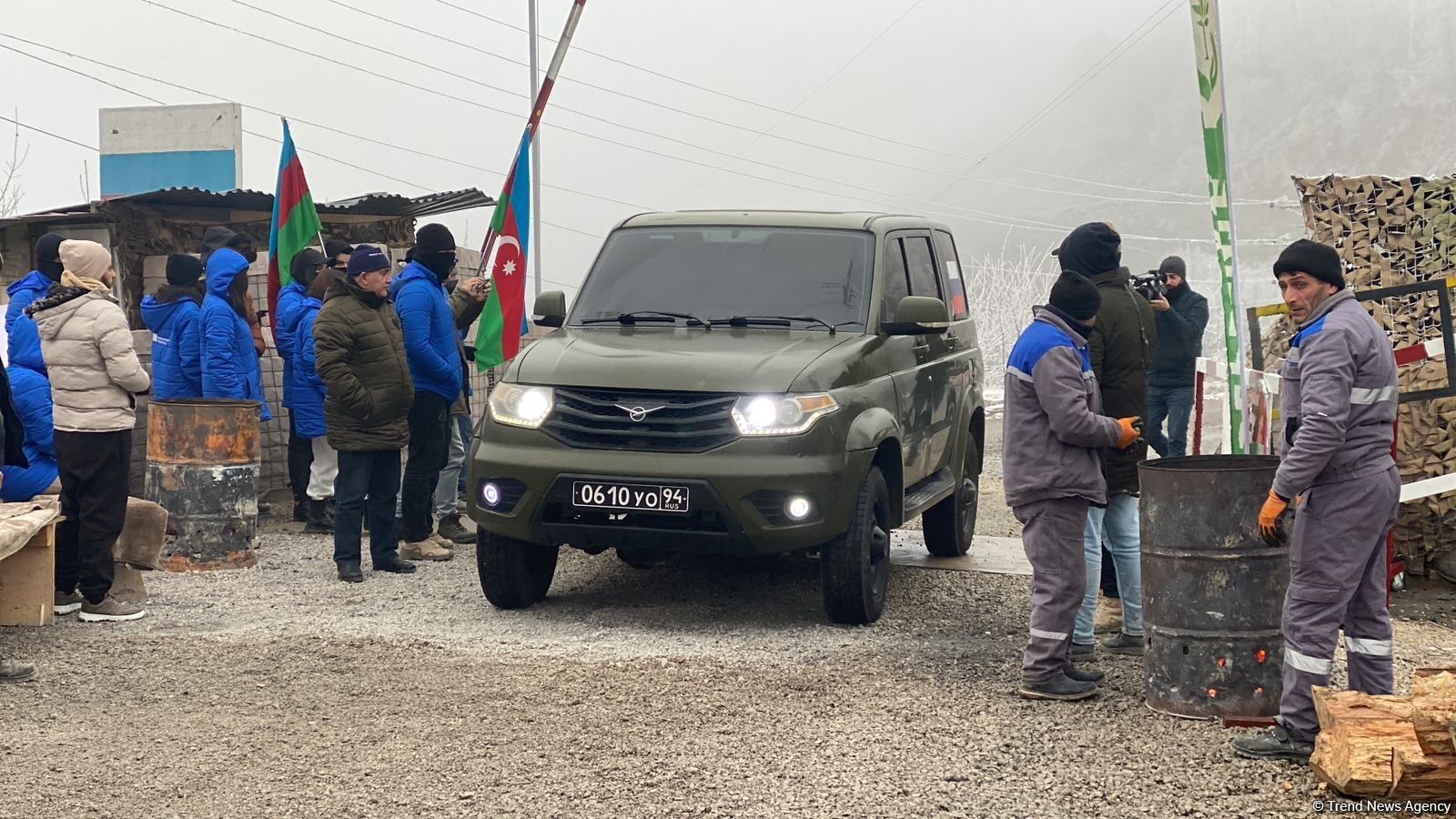 Sülhməramlılara aid minik maşını Laçın yolundan maneəsiz keçib (FOTO)