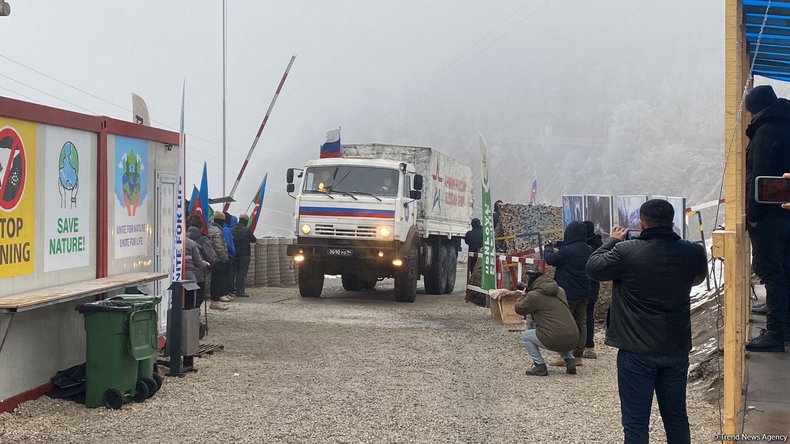 Sülhməramlılara aid daha 2 yük maşını Laçın yolundan maneəsiz keçib (FOTO/VİDEO)