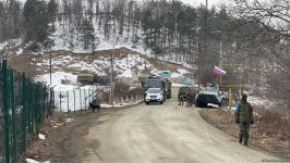 Rusiya sülhməramlılarına məxsus 14 avtomobil Laçın yolundan keçib (FOTO/VİDEO)