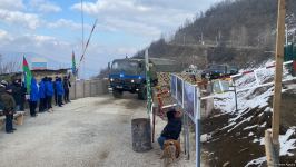 Rusiya sülhməramlılarına məxsus 3 təminat maşını Laçın yolundan keçib (FOTO/VİDEO)
