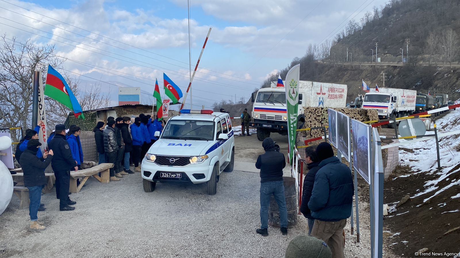 Rusiya sülhməramlılarına məxsus 13 avtomobil Laçın yolundan keçib (FOTO)