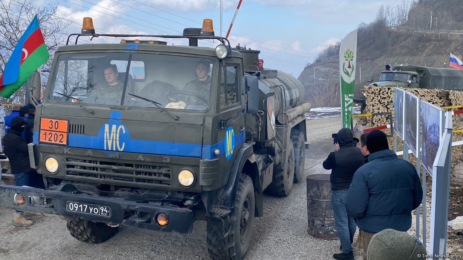 Rusiya sülhməramlılarına məxsus 13 avtomobil Laçın yolundan keçib (FOTO)