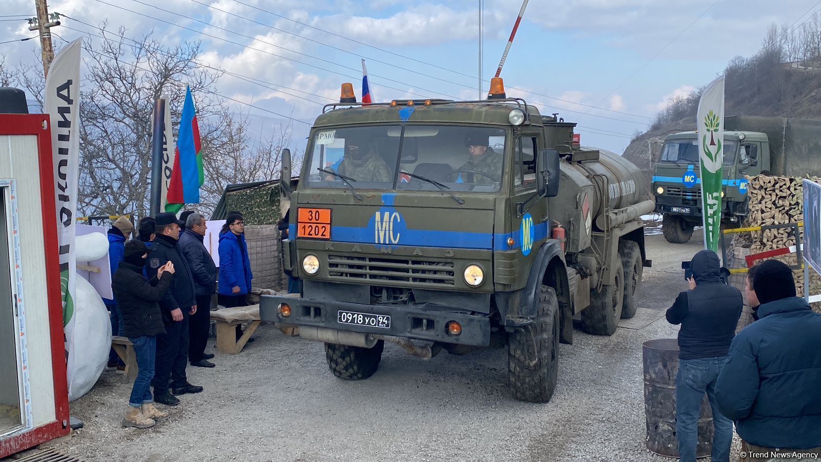 Rusiya sülhməramlılarına məxsus 13 avtomobil Laçın yolundan keçib (FOTO)