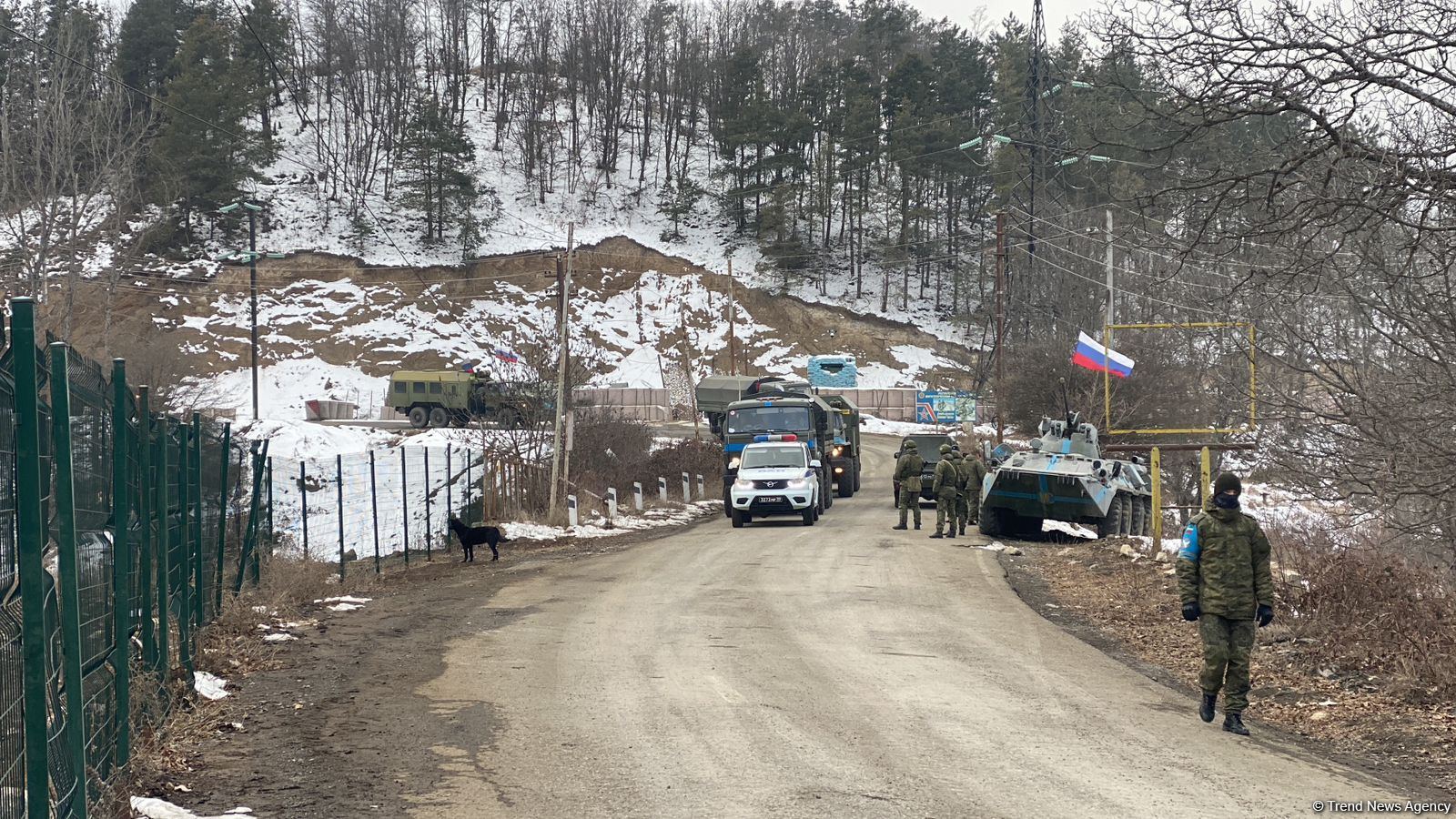 Rusiya sülhməramlılarına məxsus 14 avtomobil Laçın yolundan keçib (FOTO/VİDEO)