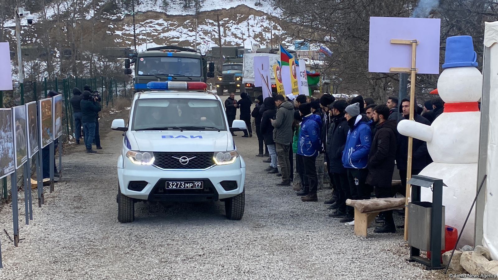 Rusiya sülhməramlılarına məxsus 14 avtomobil Laçın yolundan keçib (FOTO/VİDEO)
