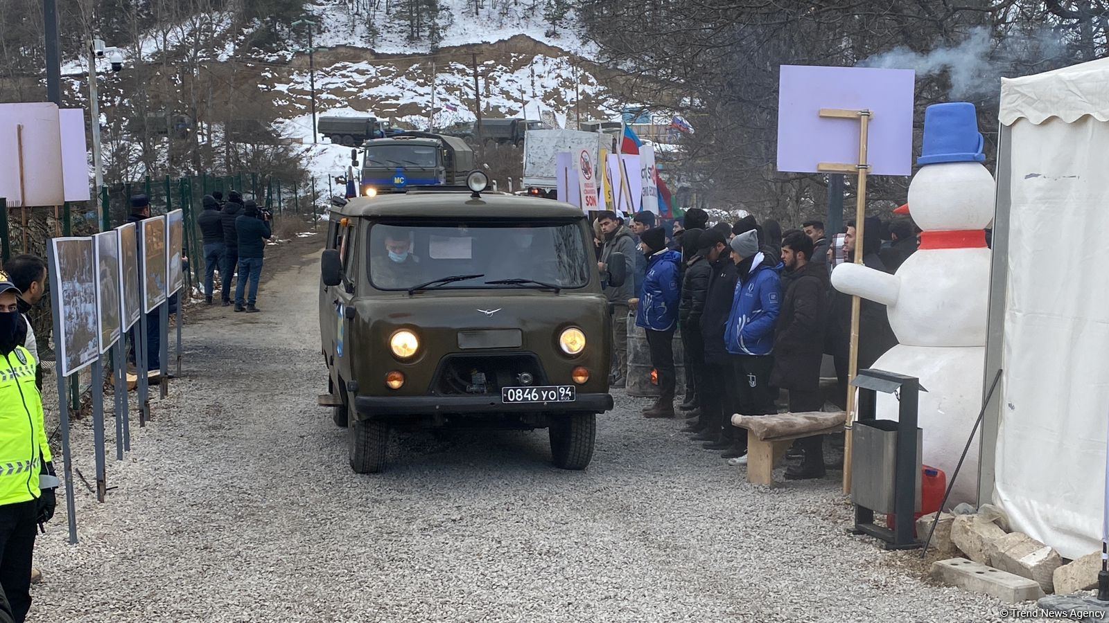 Rusiya sülhməramlılarına məxsus 14 avtomobil Laçın yolundan keçib (FOTO/VİDEO)