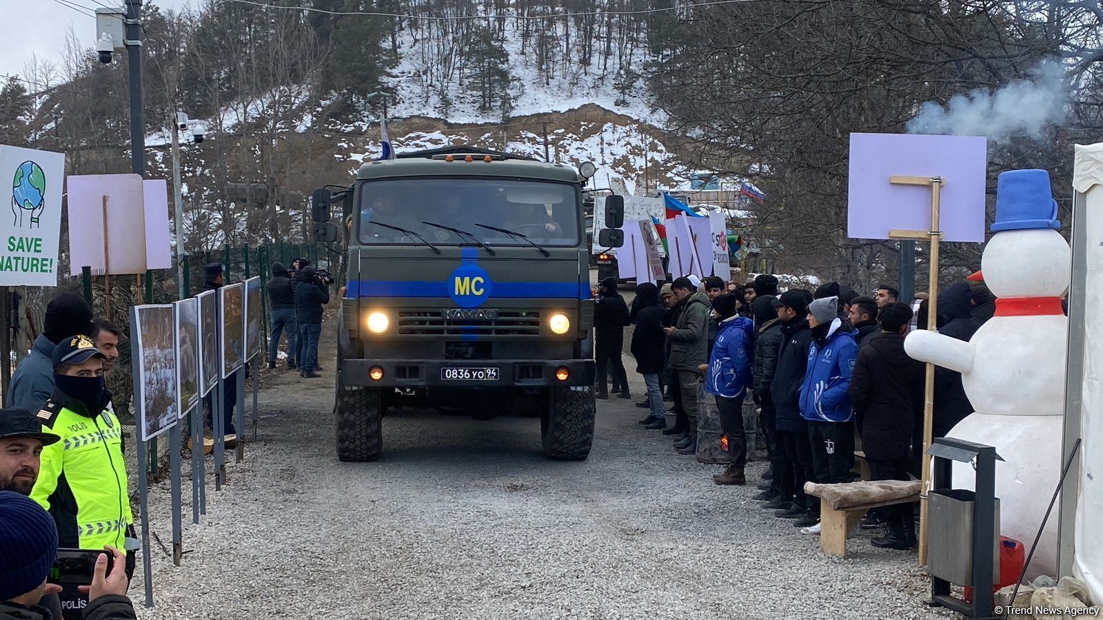 Rusiya sülhməramlılarına məxsus 14 avtomobil Laçın yolundan keçib (FOTO/VİDEO)
