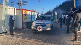 BQXK-ya məxsus avtomobillər Laçın yolundan keçib (FOTO)