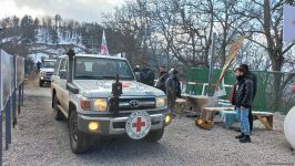 Bu gün səhər Laçın yolundan keçən BQXK avtomobilləri Xankəndiyə qayıdıb (FOTO)