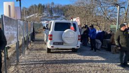 Rusiya sülhməramlılarına məxsus 2 yük və 2 minik avtomobili Laçın yolundan keçib (FOTO)