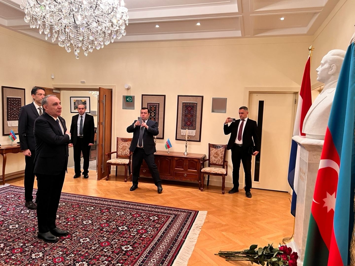 Qarabağda itkin düşmüş şəxslərin qalıqlarının müəyyənləşdirilməsi üçün Beynəlxalq Komissiya ilə əməkdaşlıq müzakirə olunub (FOTO)