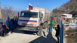 Sülhməramlılara aid 8 təminat avtomobili Laçın yolundan keçib (FOTO)