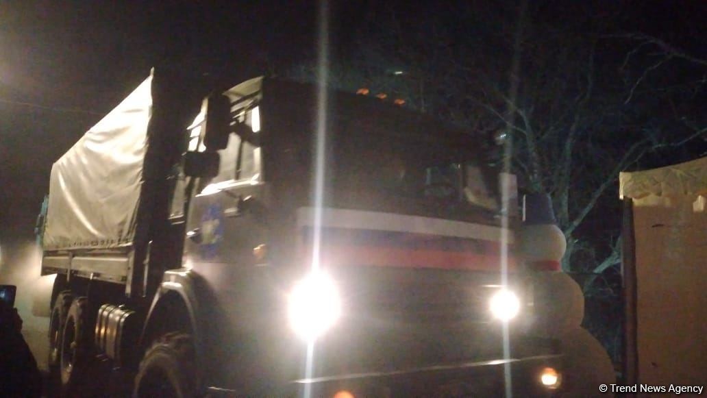 Rusiya sülhməramlılarına məxsus daha 6 avtomobil Laçın yolundan keçib (FOTO)