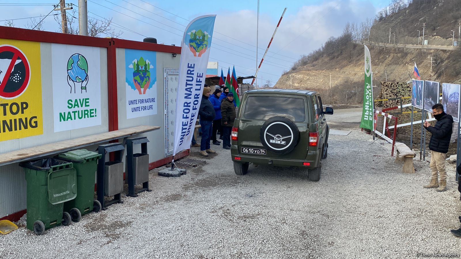 Rusiya sülhməramlılarına məxsus minik avtomobili Laçın yolundan keçib (FOTO)