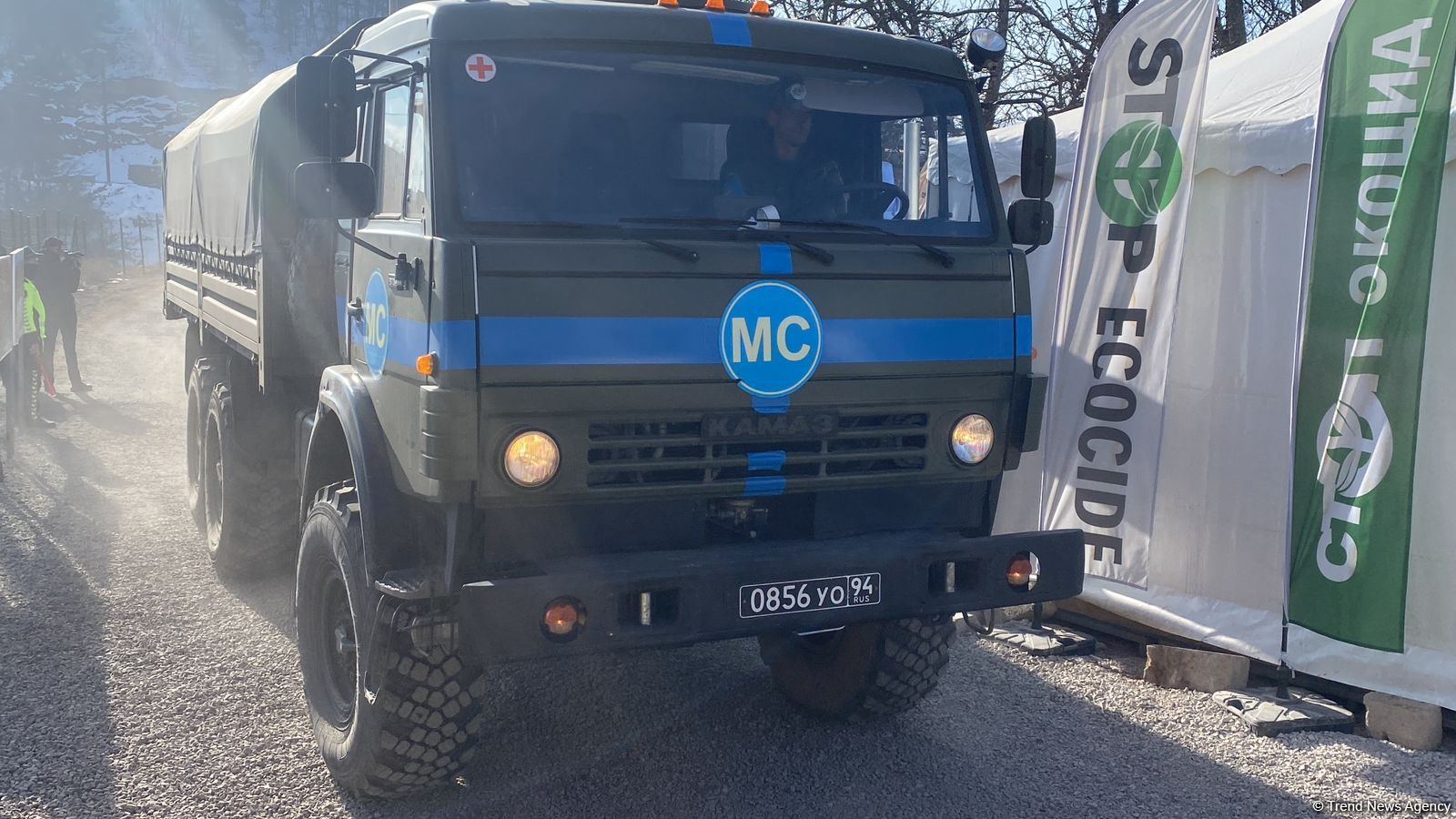 Sülhməramlılara aid 11 avtomobil Laçın yolundan keçib (FOTO)