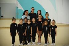 Şəmkir və Sumqayıtdan olan gimnast qızlar təlim-məşq toplanışı üçün Bakıya gəliblər (FOTO)