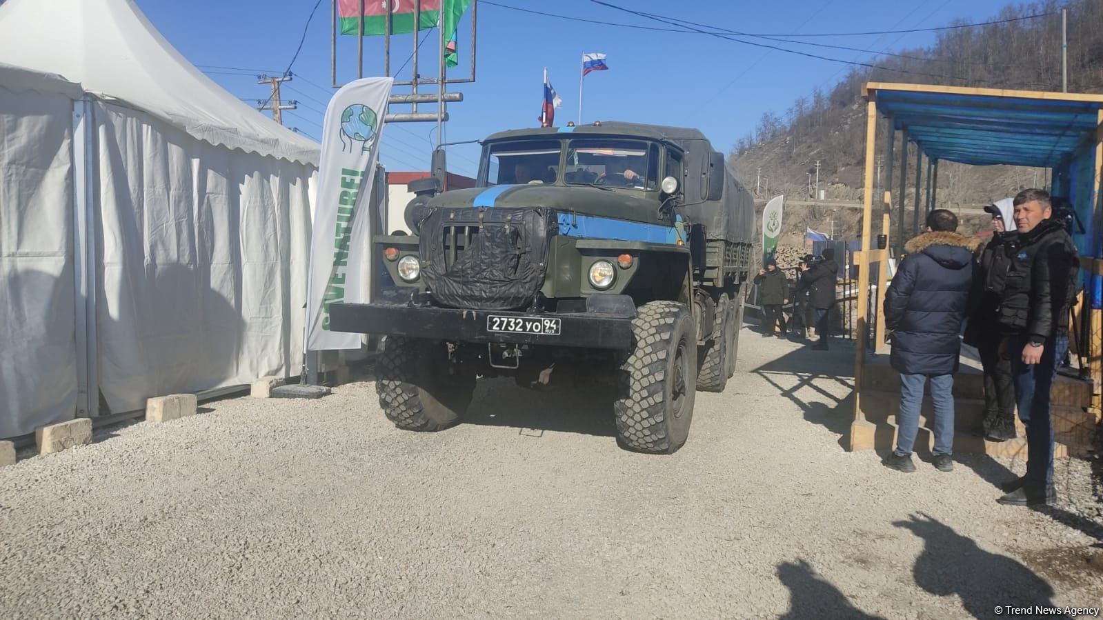 Rusiya sülhməramlılarına aid daha 3 maşın Laçın yolundan keçib (FOTO)