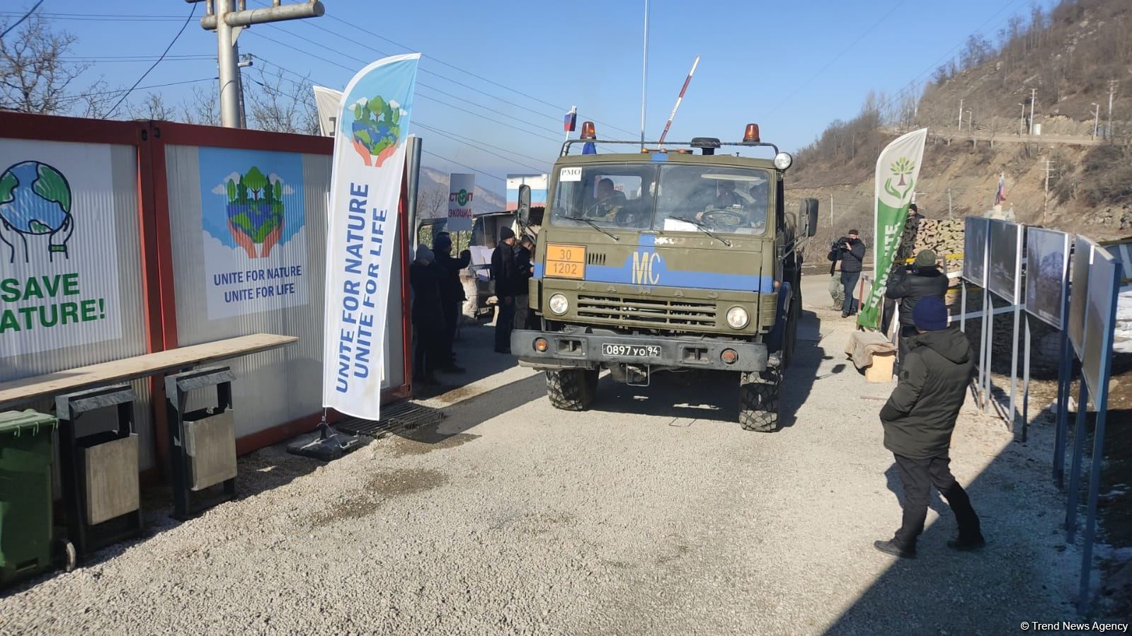 Rusiya sülhməramlılarına aid daha 3 maşın Laçın yolundan keçib (FOTO)