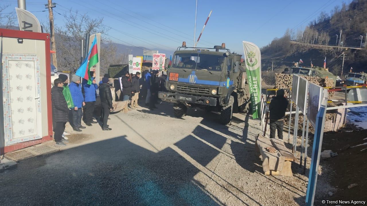 Laçın yolundan 19 maşın keçib (FOTO)