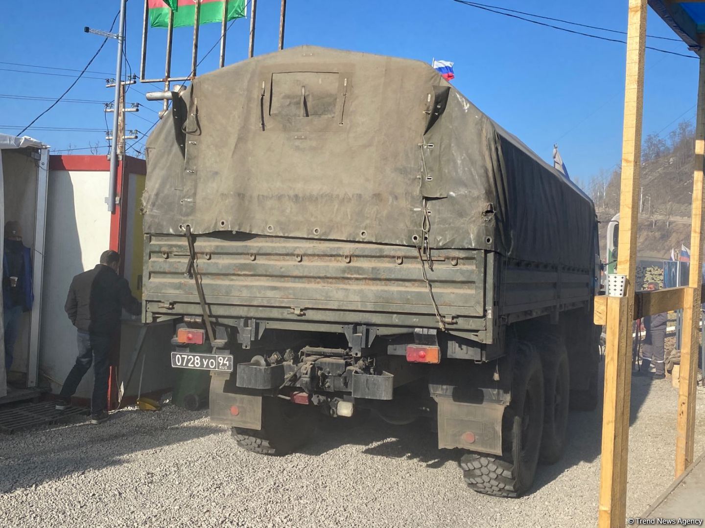 Rusiya sülhməramlılarına aid daha 9 avtomobil Laçın yolundan keçib (FOTO)