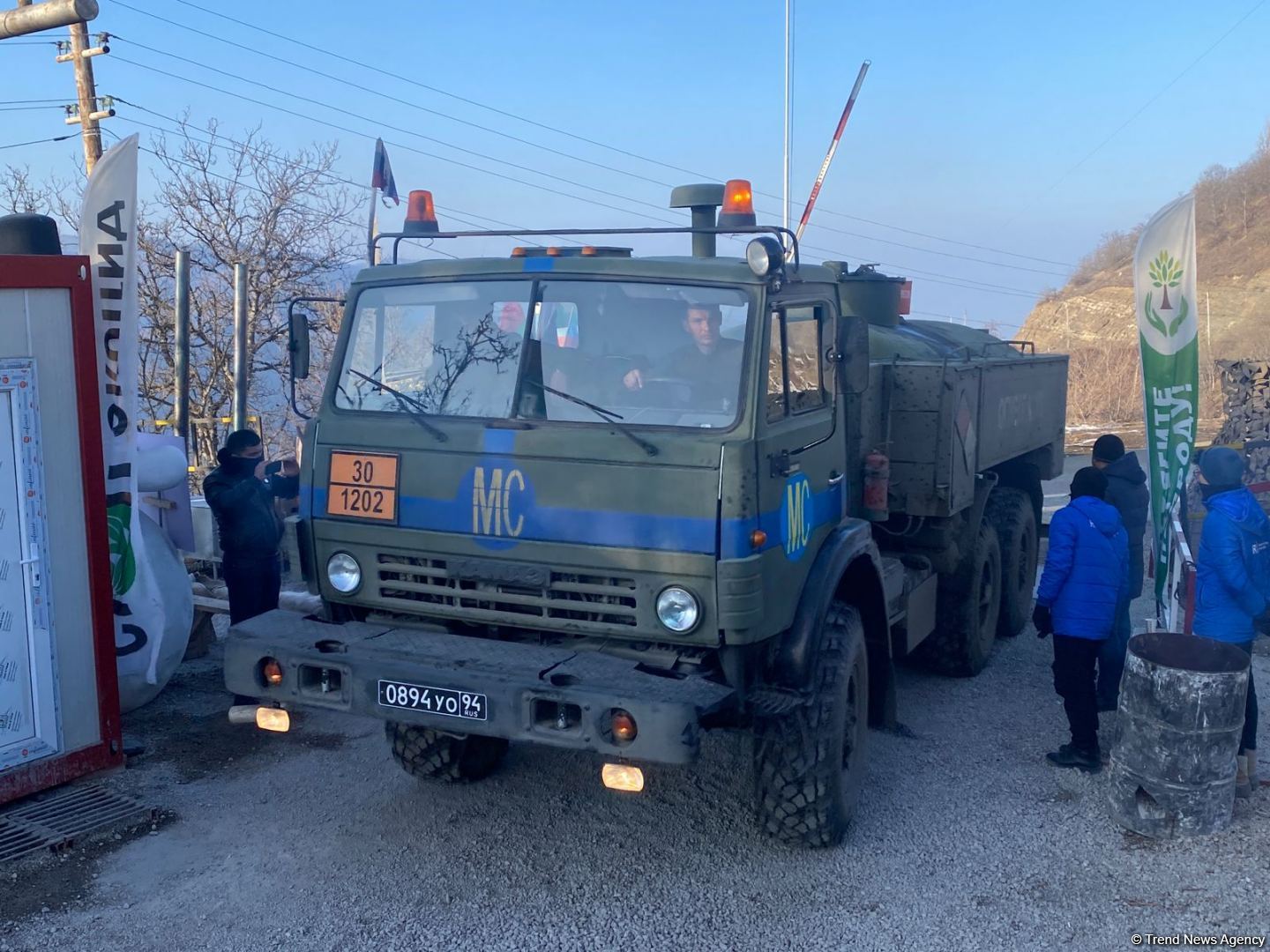 Rusiya sülhməramlılarına aid daha 9 avtomobil Laçın yolundan keçib (FOTO)