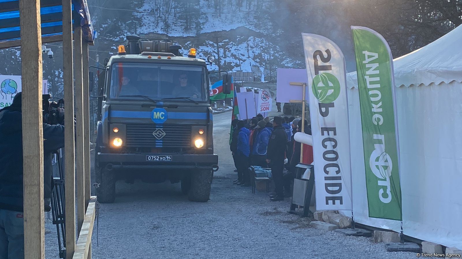 Rusiya sülhməramlılarına aid daha 9 avtomobil Laçın yolundan keçib (FOTO)
