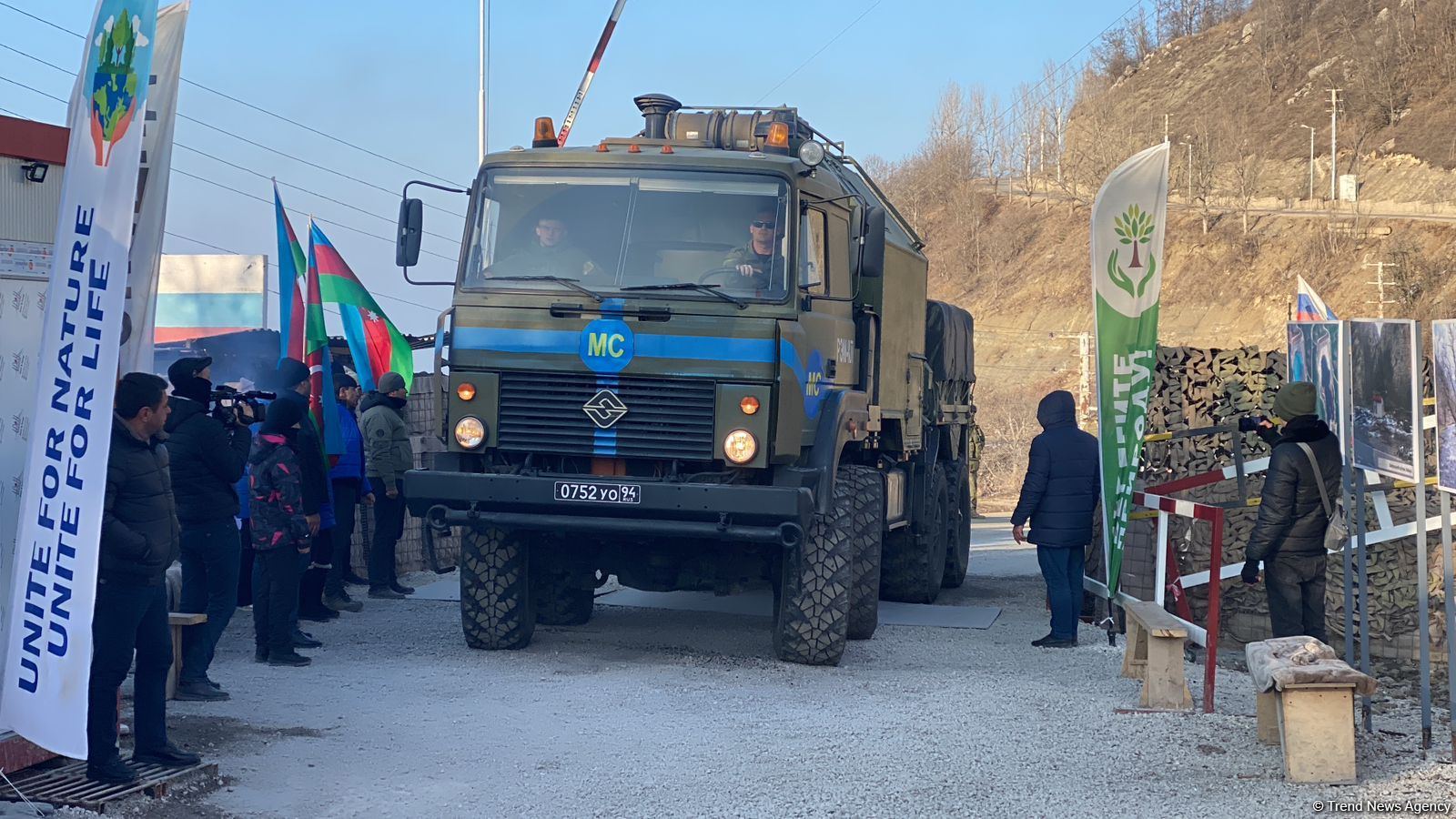 Rusiya sülhməramlılarına aid daha 9 avtomobil Laçın yolundan keçib (FOTO)