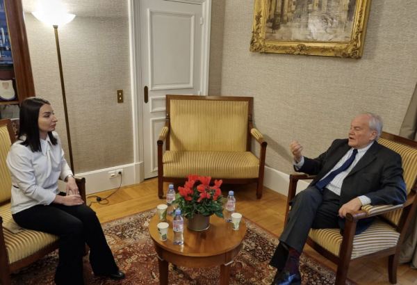 Azərbaycanın Fransadakı səfiri Fransa Senatının Komitə sədri ilə görüşüb (FOTO)