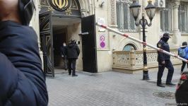 İranın Bakıdakı səfirliyindəki diplomatlar binadan qaçırlar (FOTO/VİDEO)
