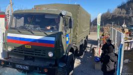 Rusiya sülhməramlılarına aid daha 13 avtomobil Laçın yolundan keçib (FOTO)