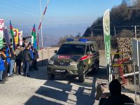 Rusiya sülhməramlılarına aid daha 13 avtomobil Laçın yolundan keçib (FOTO)