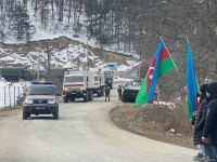 Rusiya sülhməramlılarına aid daha 13 avtomobil Laçın yolundan keçib (FOTO)